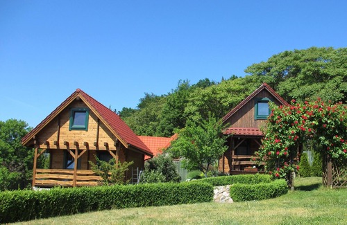 Wicko House | Charming house on a hill overlooking the lake