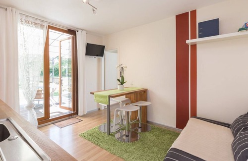 Deggenhausertal House | Charming Holiday Home “Ferienhaus am Sedelbach” with Terrace & Garden