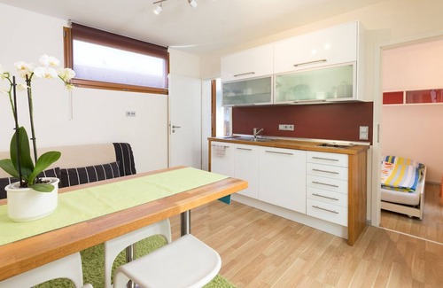 Deggenhausertal House | Charming Holiday Home “Ferienhaus am Sedelbach” with Terrace & Garden