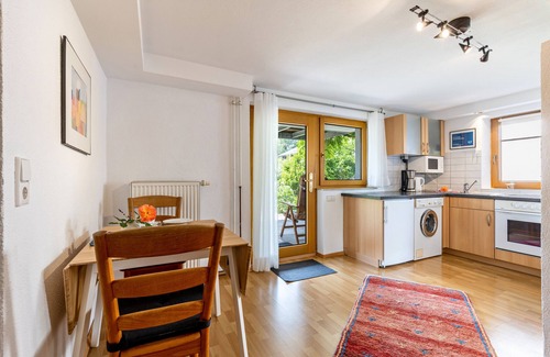 Tuebingen Apartment | "Charming Holiday Apartment" with Private Terrace and Wi-Fi