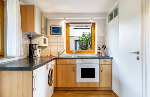 Tuebingen Apartment | "Charming Holiday Apartment" with Private Terrace and Wi-Fi