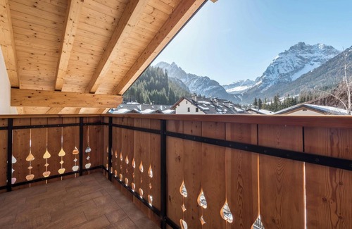 Canazei Apartment | Charming Holiday Apartment “Villa Doris”with Mountain View