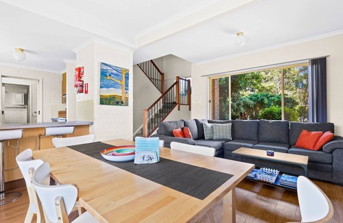 Moruya Heads Apartment | Charming Holiday Home in Mourya Heads