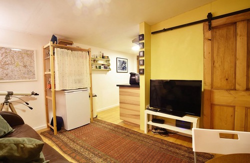 France Lynch Cabin | Charming holiday home in the lovely Cotswold hillside village of France Lynch.