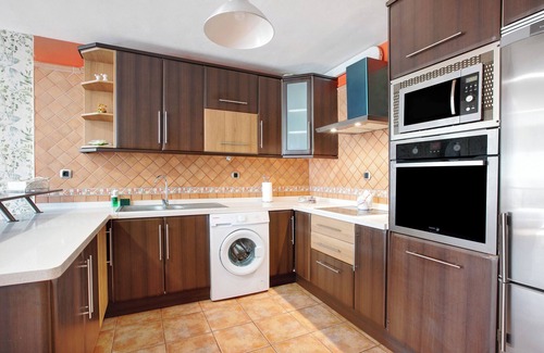 San Isidro House | Charming Holiday Home "Forasteras Home" with Rooftop Terrace & Wi-Fi