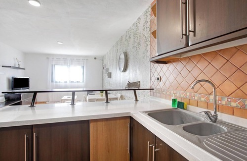 San Isidro House | Charming Holiday Home "Forasteras Home" with Rooftop Terrace & Wi-Fi