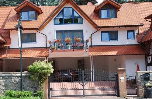 Glattbach House | Charming holiday rental and top equipment in lime rock Glattbach