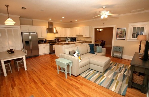 Winter Park House | Charming home 3 blocks from historic Park Avenue & one block from Lake Virginia