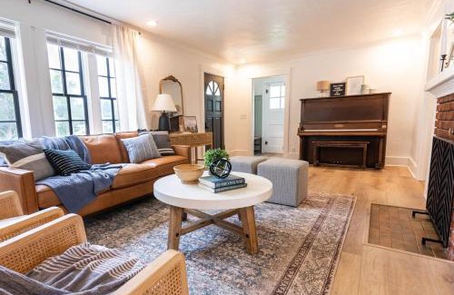 Burley House | Charming Home, 9 Beds, Home Gym