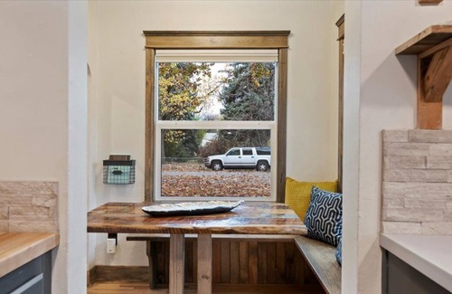 Southeast Boise House | Charming Home Away From Home - Brand New Hot Tub, Nice Backyard.