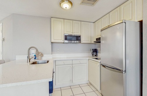 Southwest Orlando Condo | Charming home boasting waterfront views with pool, hot tub and wifi