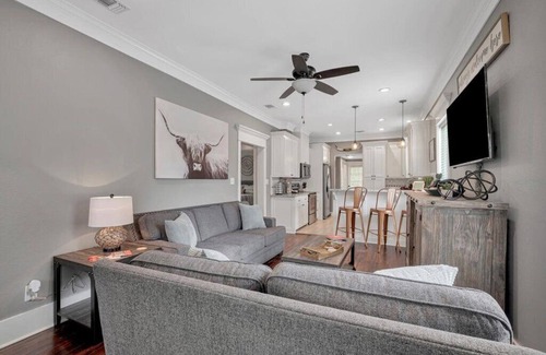 Nacogdoches House | Charming home centrally located minutes from SFA and Downtown Brick Streets!