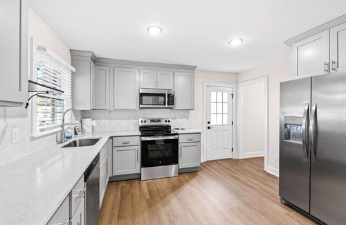 Rocky Mount House | Charming Home for 10 in Rocky Mount