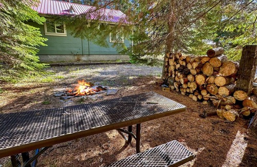 Tamarack Resort House | Charming Home in Donnelly close to Lake Cascade