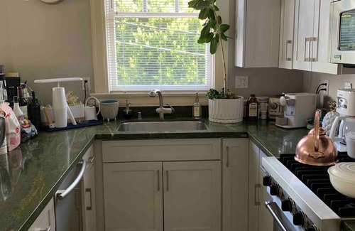 Pacific Heights Condo | Charming Home in Pacific Heights