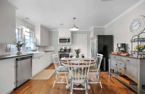 Fredericksburg House | Charming Home Just 4 Blks from Main St!