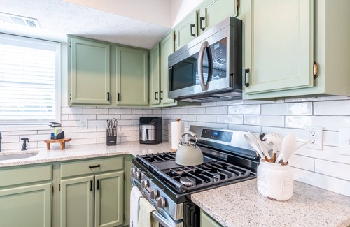 Lawrenceville House | Charming Home-Lawrenceville