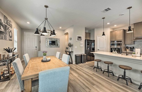 Vista Del Pueblo House | Charming Home Near Austin w/Grill & Porch!