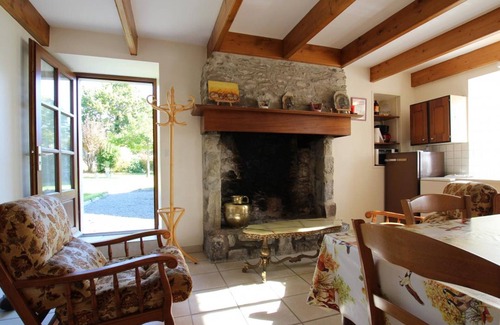 Annoville Cottage | Charming Home Near Beach - Enclosed Garden, Pet-Friendly, Parking Included