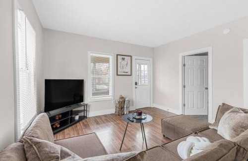 Grand Rapids House | Charming Home Near Heart Of Downtown Sleeps 12