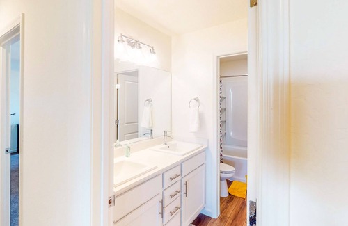 Visalia House | Charming home near National Forest & Lake