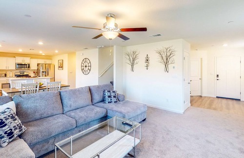 Visalia House | Charming home near National Forest & Lake