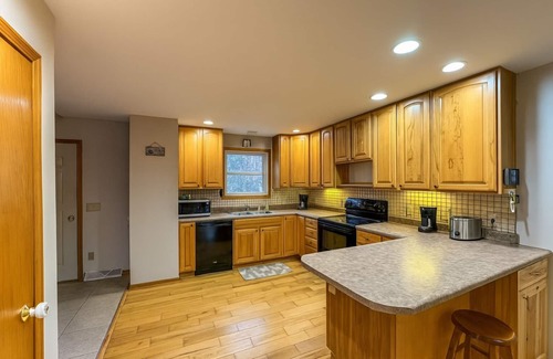 Mesick House | Charming home near ORV Trails, Kayaking Rentals, Hiking and more!