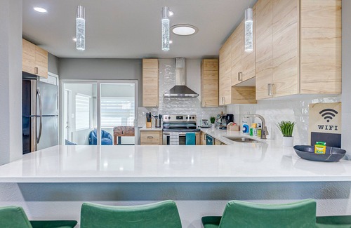 Venetian Way House | Charming home near the ocean with game room, central AC, & washer/dryer