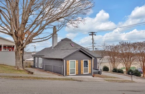 Lenoir City House | Charming Home Near Downtown Lenoir City