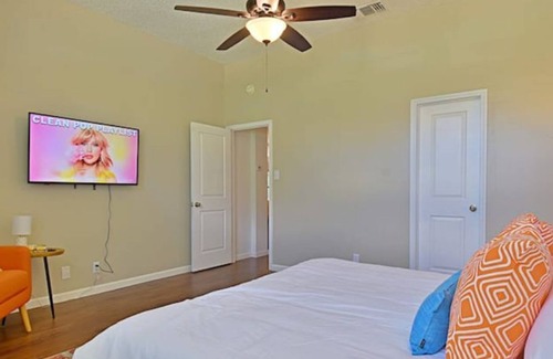 Heritage House | Charming Home Near Lackland & SeaWorld 2mi