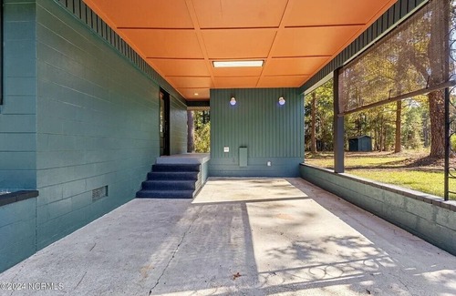 Burgaw House | Charming Home on 1 Acre – Close to Shopping and Dining