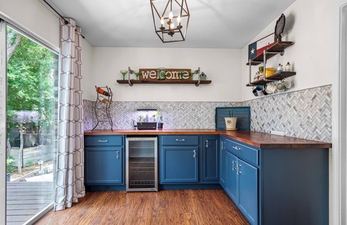 Corinth House | Charming home w/Backyard Oasis Near Denton Square