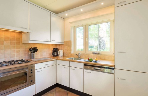 Paasloo House | Charming Home w/Garden