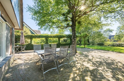 Paasloo House | Charming Home w/Garden