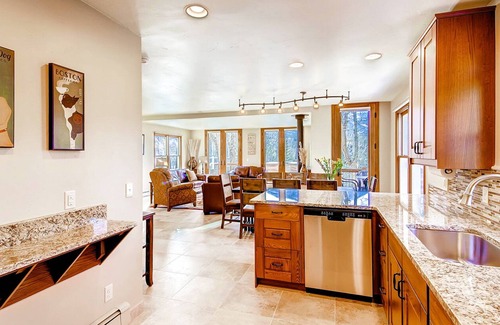 Weisshorn House | Charming Home w/Mountain Views + Hot Tub + Ski Shuttle - Raven's Bungalow