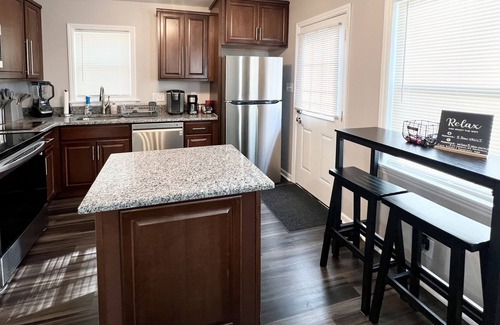 Winston - Salem House | Charming Home w/ Netflix & Games! Great for families and traveling professionals