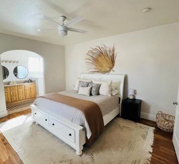 Kanab House | Charming home walking distance from downtown Kanab, w/King Suite