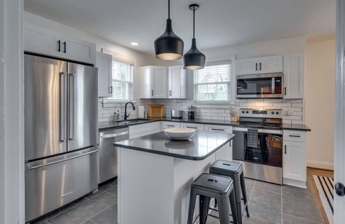 Hillsboro Village House | Charming Home with 4 Bedroom, 6 Beds in Hillsboro Village