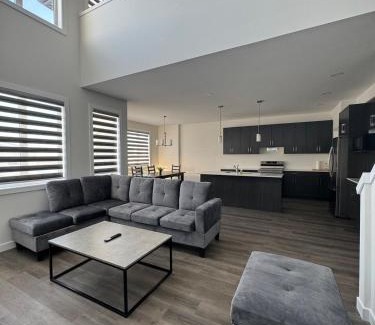 Winnipeg Villa | Charming Home with coffee cup & Parking