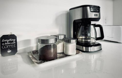 Winnipeg Villa | Charming Home with coffee cup & Parking