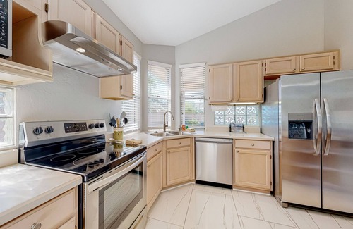 Ahwatukee Foothills House | Charming home with enclosed yard, putting green, firepit, & mountain views