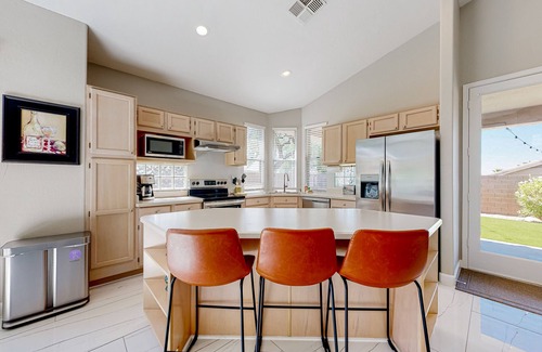 Ahwatukee Foothills House | Charming home with enclosed yard, putting green, firepit, & mountain views