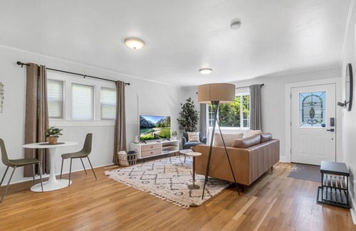 West Seattle House | Charming Home with Hot tub/Parking - Seaview!