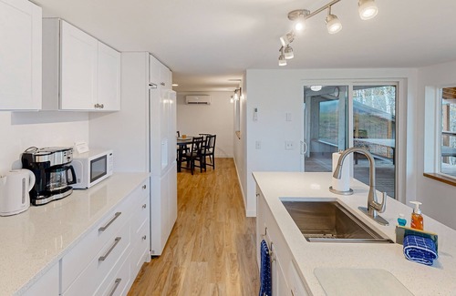 Sandpoint House | Charming home with river views, spacious patio, BBQ, WiFi and streaming