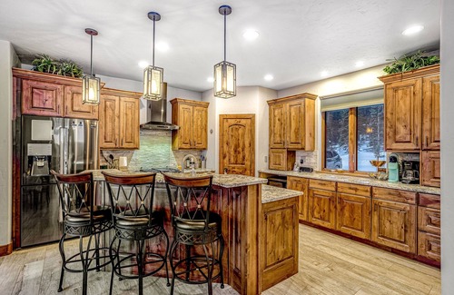 Quandary Village House | Charming home with mountain-view, fireplace, balcony, & washer/dryer