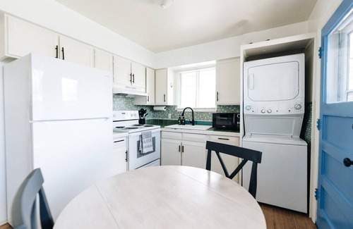 Kipling House | Charming Home ~ with Firepit!~ Near Red Rocks, Downtown