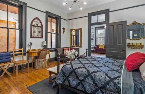 St. Louis House | Charming home with vintage vibes & unique features