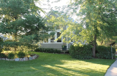 Suttons Bay House | Charming Horse Farm Country Cottage on Rolling Hills
