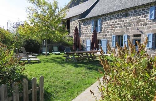 Albepierre-Bredons Cottage | Charming House in Auvergne: Ski, Nature, and Medieval Sites Nearby