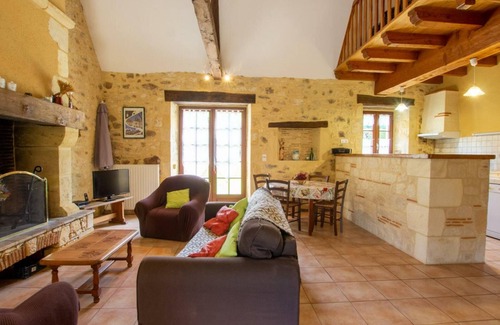 Saint-Avit-Riviere Cottage | Charming House with Jacuzzi, Fireplace, and Spacious Garden Near Monpazier